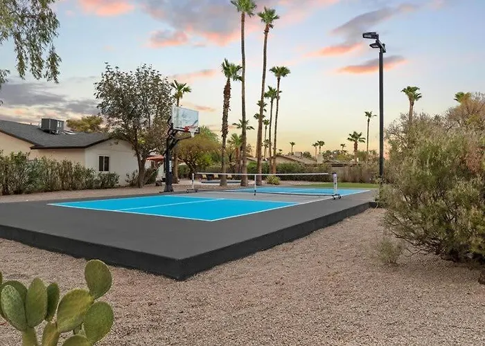 Pickle & Putt Retreat Pool Pickleball Putt Grn Holiday home *