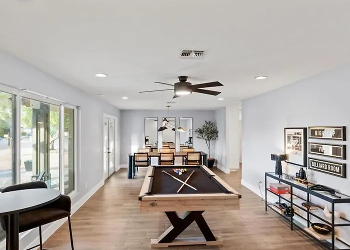 Pickle & Putt Retreat Pool Pickleball Putt Grn Holiday home