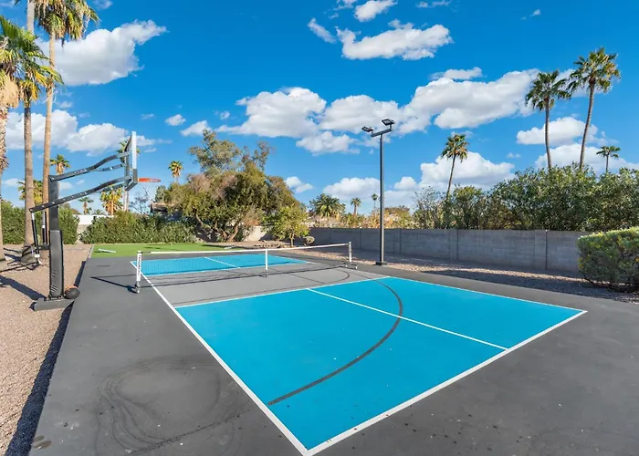 Pickle & Putt Retreat Pool Pickleball Putt Grn Holiday home *