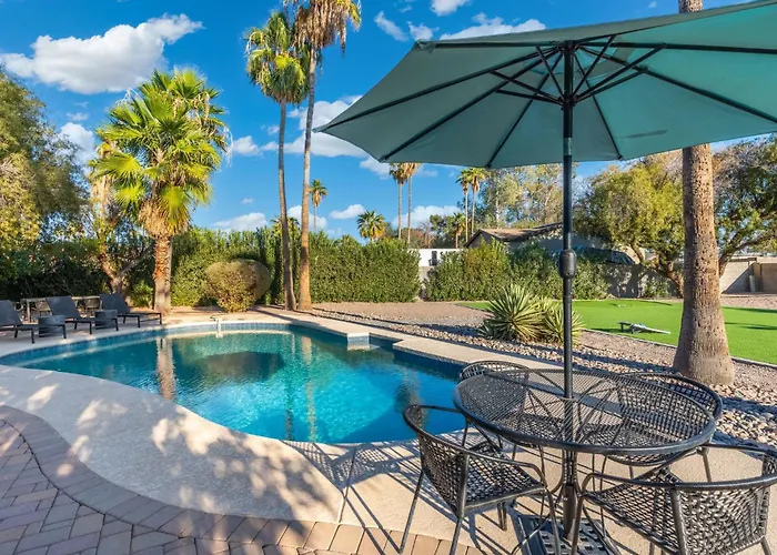 Pickle & Putt Retreat Pool Pickleball Putt Grn Phoenix