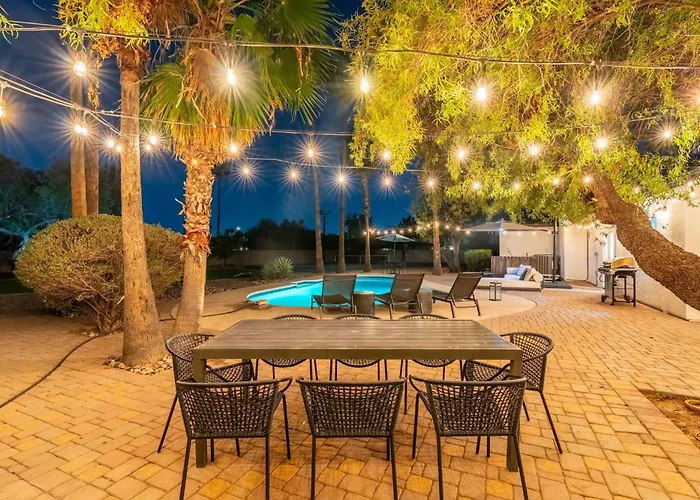 Pickle & Putt Retreat Pool Pickleball Putt Grn Holiday home