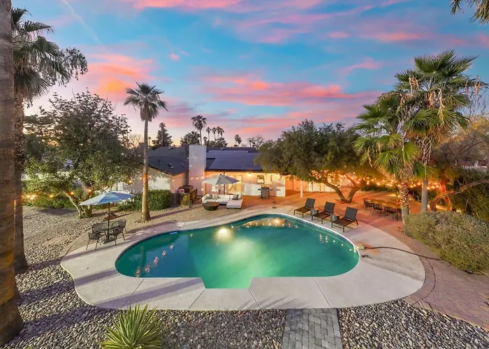 Pickle & Putt Retreat Pool Pickleball Putt Grn Holiday home *